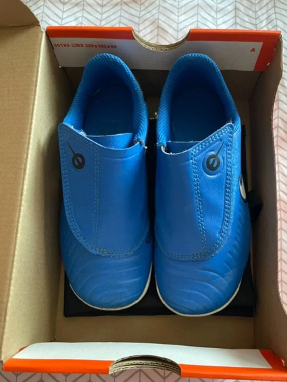 NIKE KIDS SOCCER CLEATS, JUNIOR LEGEND 10 CLUB FG/MG PS, SZ 11, BLUE